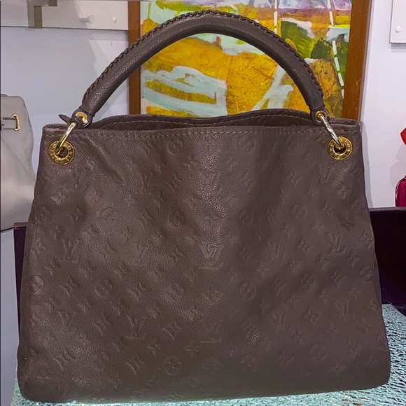 Louis Vuitton Handbags - Authentic ARTSY EMPREINTE leather size Mm
